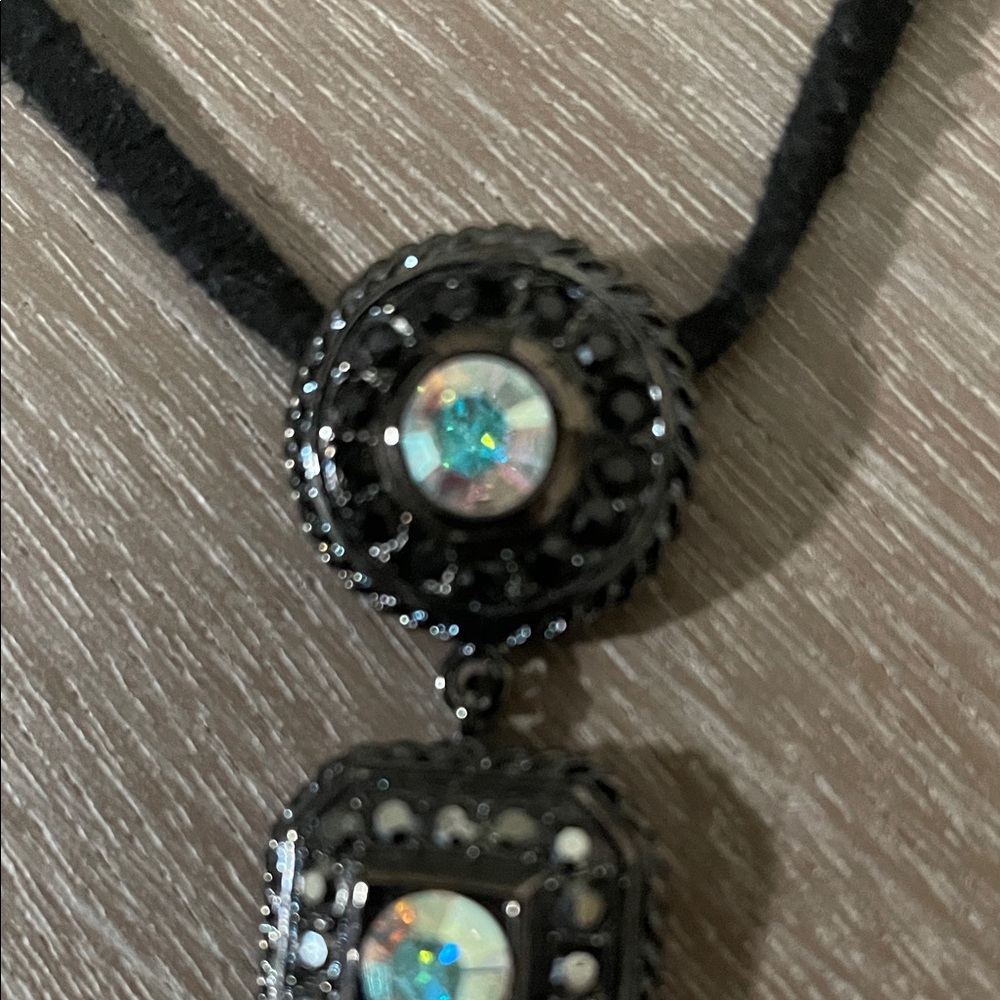 Hand Crafted Black and Silver Necklace - Picture 8 of 9